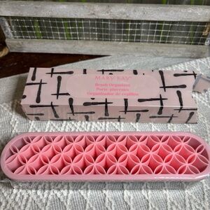 New Open Box Mary Kay Limited Ed Makeup / Cosmetic Brush‎ Holder Organizer. Note